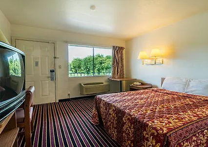 Rodeway Inn Charlotte 2*,